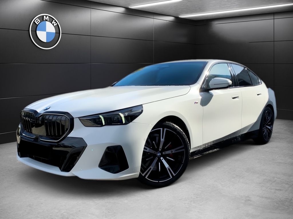 BMW 520d xDrive Msport sedan | nové německé auto | skladem | od autorizovaného prodejce | super cena | max výbava | online nákup | online prodej | autoibuy.com